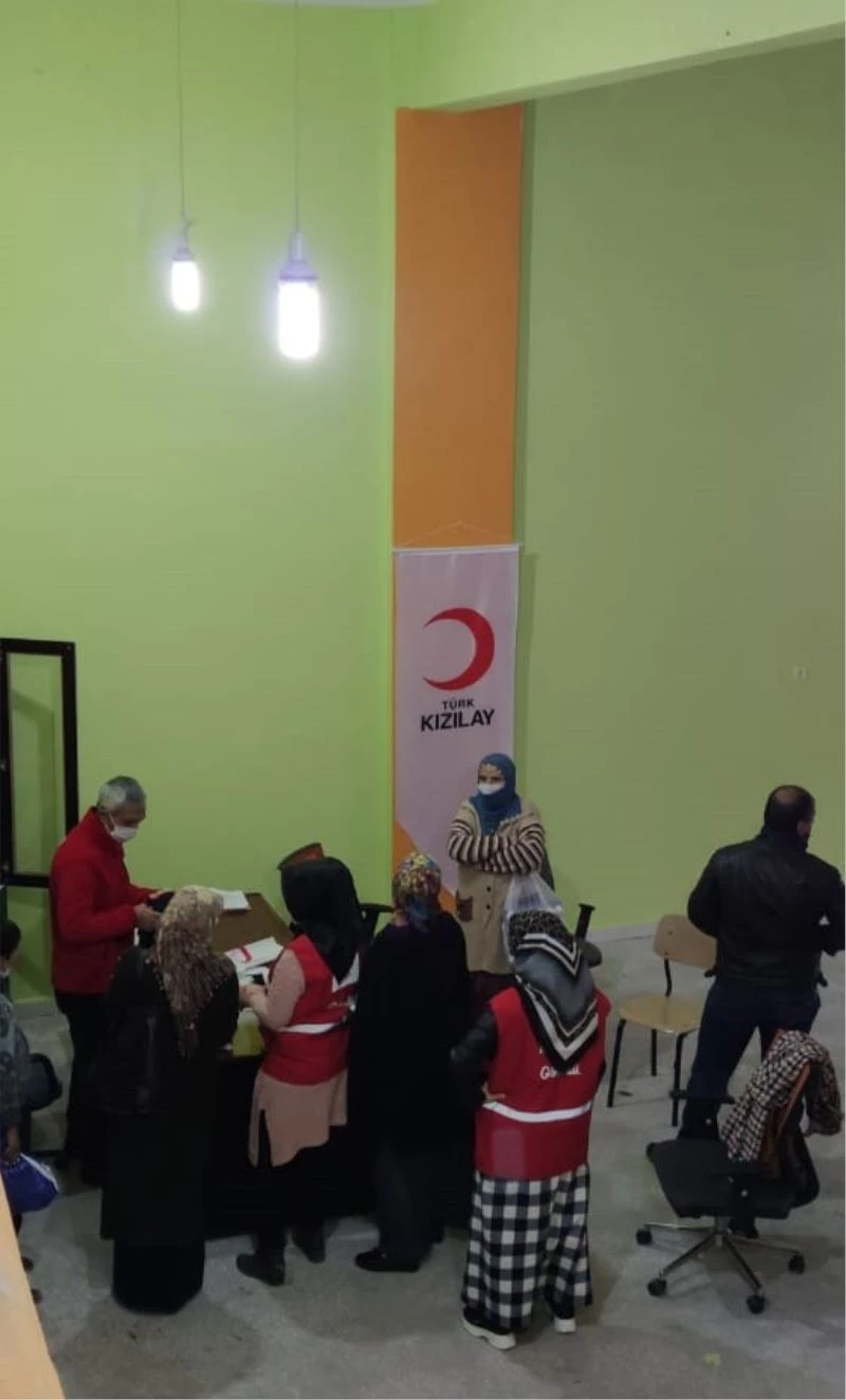 Türk Kızılayı Dicle’de yetim ve muhtaç aileleri sevindirmeye devam ediyor
