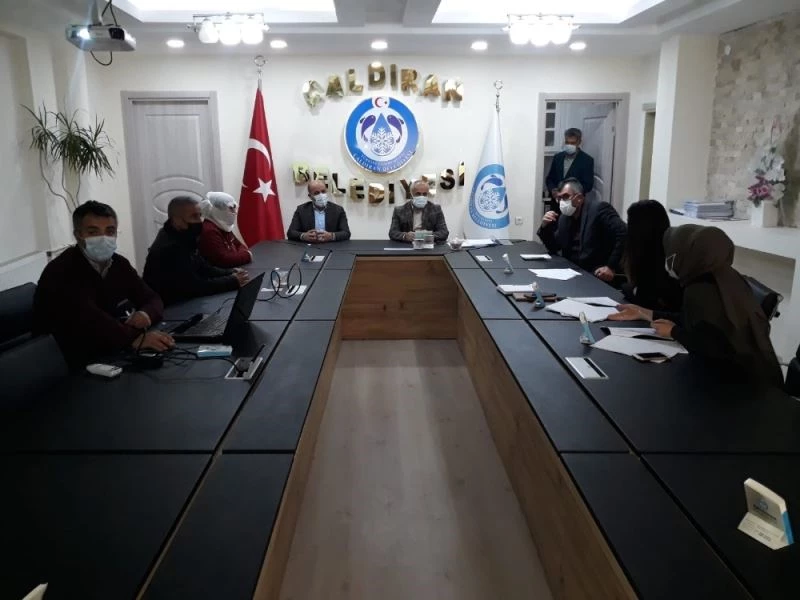 Çaldıran Belediyesinden karbondioksit gazı sorunu yaşayan aileye destek
