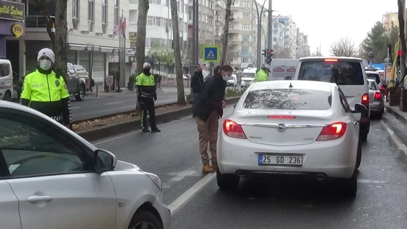 Sabahın ilk ışıklarına kadar Diyarbakır’da denetimler devam ediyor
