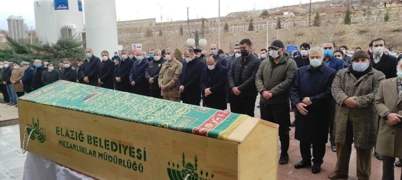 68 yaşında kalp krizine yenilen şair Dr. Ahmet Tevfik Ozan, son yolculuğuna uğurlandı
