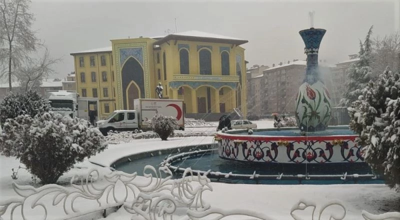 Engelli, hamile ve kronik kamu görevlileri izinli sayılacak
