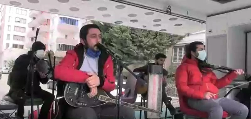 İpekyolu Belediyesi konserlerle moral aşılıyor
