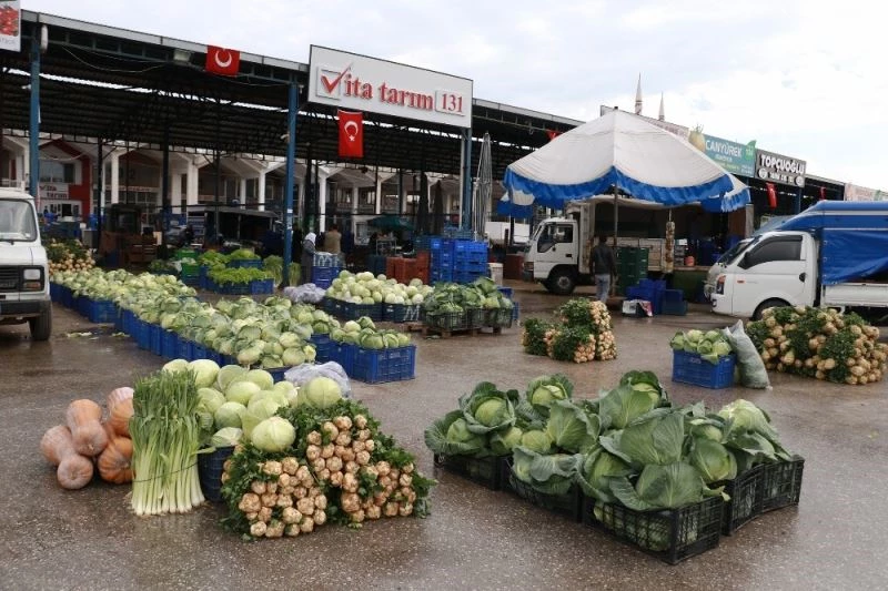 Sebze ve meyvede üretim düştü, ciro arttı
