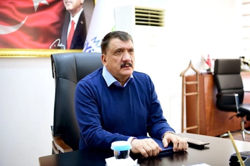 Gürkan, e-söyleşide öğrenci velileriyle bir araya geldi
