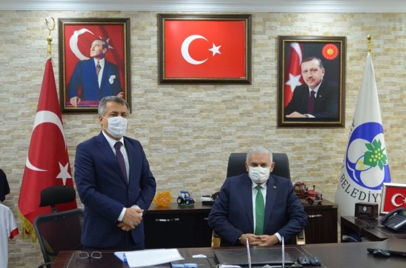 Binali Yıldırım’dan Ahmetli’ye ziyaret
