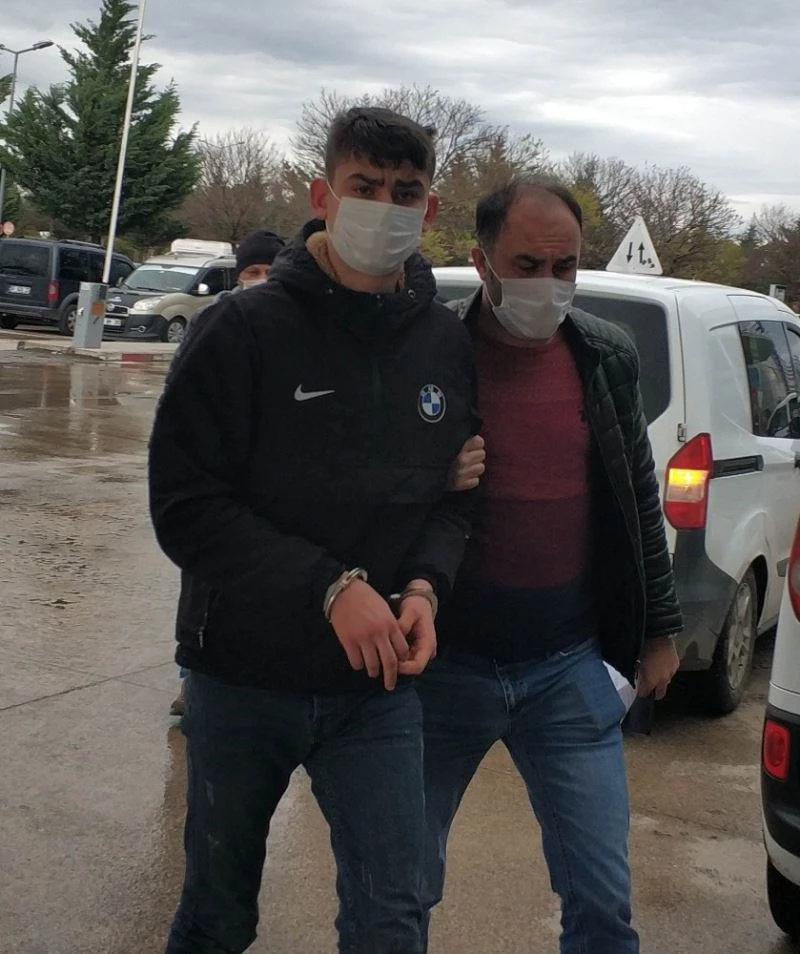 Otobüsünden inerken uyuşturucuyla yakalanan şahıs adliyeye sevk edildi
