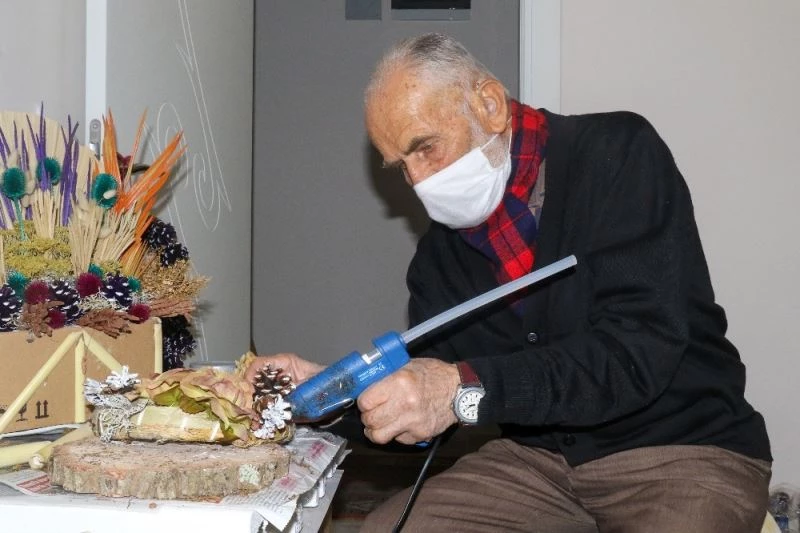 Antalya’da 88’lik Mehmet dedenin yaptığı eserleri görenler gözlerine inanamıyor
