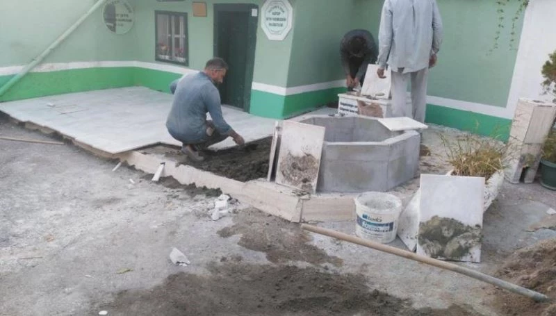 Tarihi türbeler onarılıyor
