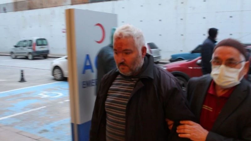 Uçuruma yuvarlanan kamyonetteki yaralı yalın ayak 600 metre yürüyüp yardım istedi
