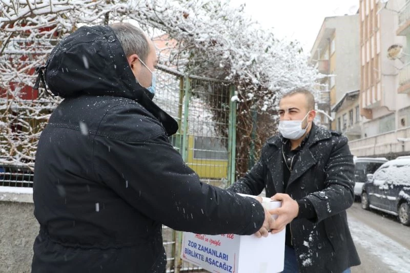 Cafe ve kıraathane sahibi esnaflara gıda yardımı
