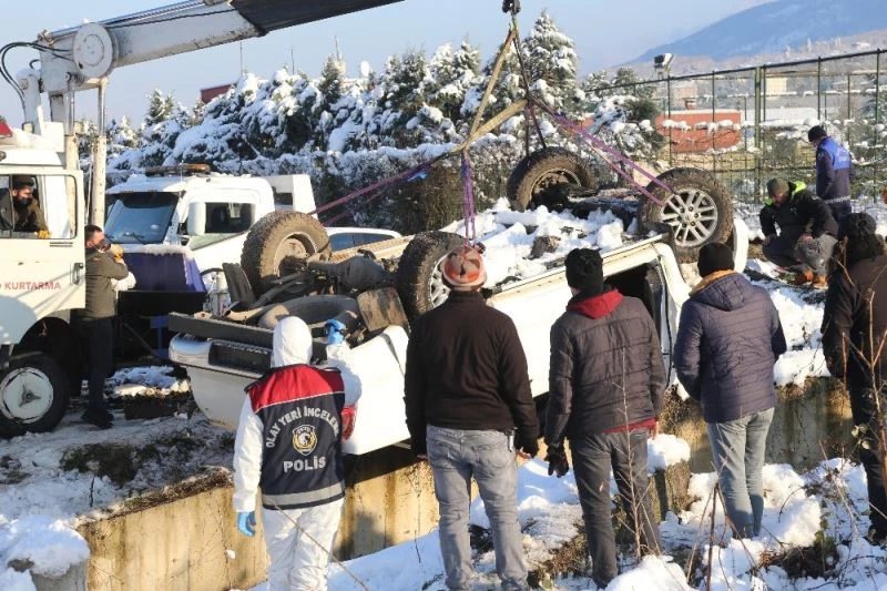 Kaybolan doktorun cesedinin ardından aracı da çıkarıldı
