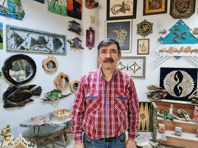 Ahşap yakma sanatçısı ilgisizlikten yakındı
