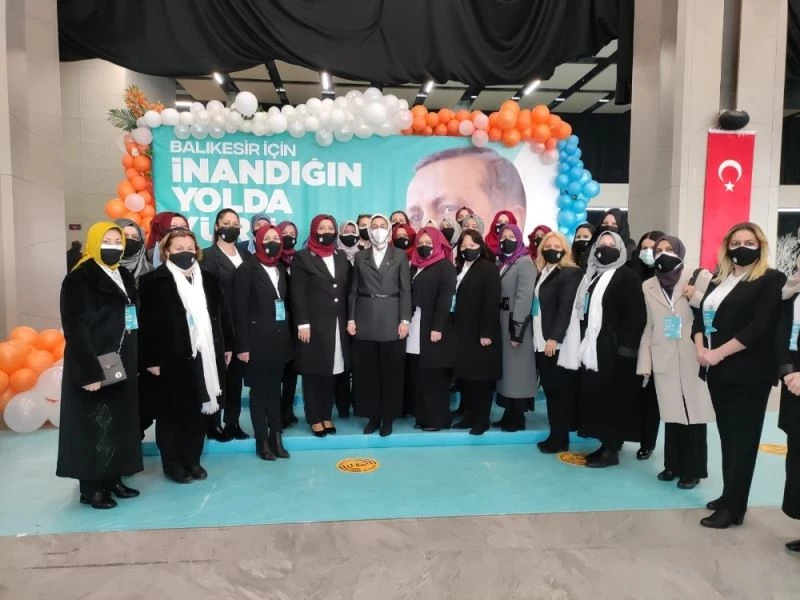 AK Partili Çam, CHP’li kadınlara seslendi: “Partilerinde kadınlara yapılan taciz ve tecavüzlere neden ses çıkarmıyorlar?”
