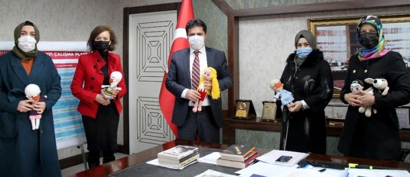 Öğretmenlerden “amigurumi örgü” ile farkındalık projesi
