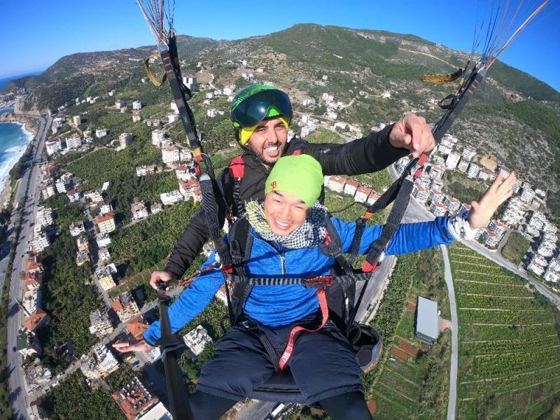 Bisikletiyle dünyayı gezen Japon fotoğrafçı Alanya turunu havadan yaptı
