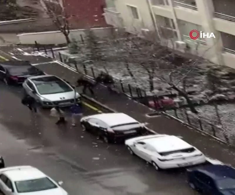 Selçuk Özdağ’a saldırı anının görüntüsü ortaya çıktı
