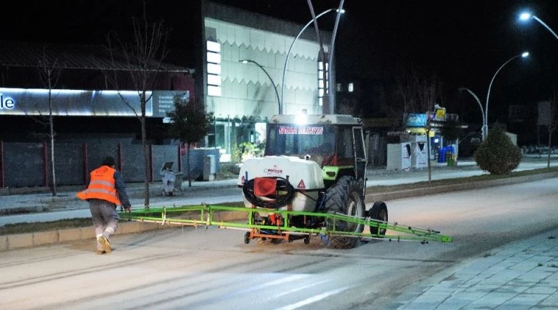 Erbaa Belediyesi’nden buzlanmaya solüsyonlu çözüm

