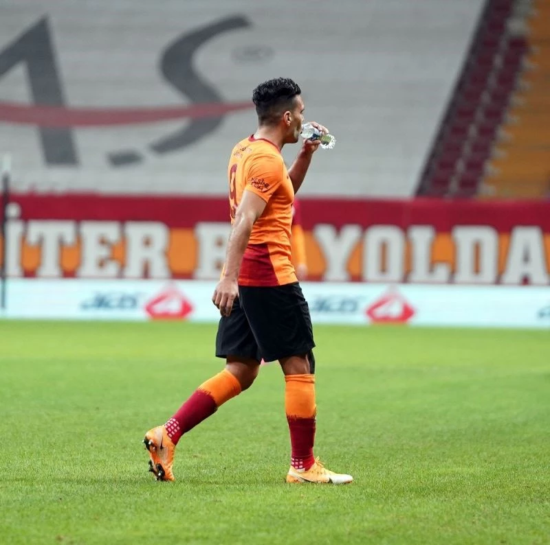 Radamel Falcao 28 dakika saha kaldı

