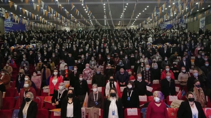 AK Partili Turan, Yunanistan’ın göçmenlere olan politikasını eleştirdi:
