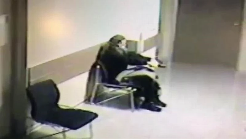 Erkek arkadaşının kalp krizinden öldüğünü öğrendi, hastanede kalbine sıktığı kurşunla intihar etti
