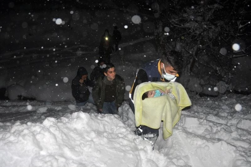 7 aylık Abdurrahim bebek 4 saat çalışma sonucu hastaneye kaldırıldı
