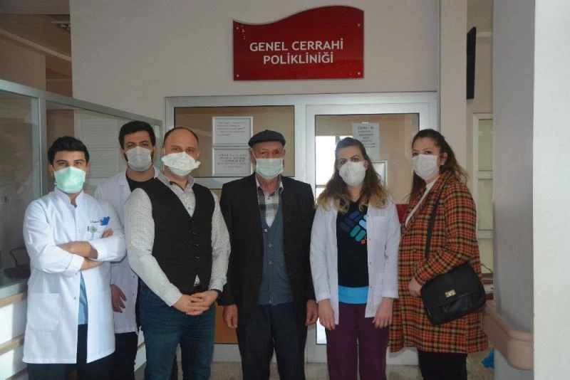 (Özel) Balıkesir’de zor ve riskli bir tiroid ameliyatı daha başarı ile gerçekleştirildi
