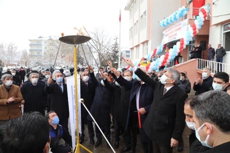 Bingöl Solhan’da doğalgaz meşalesi yandı
