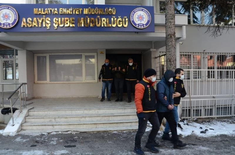 50 bin TL değerindeki levha çalındı
