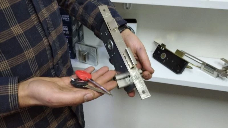 Donan kilitler anahtarları kırabilir
