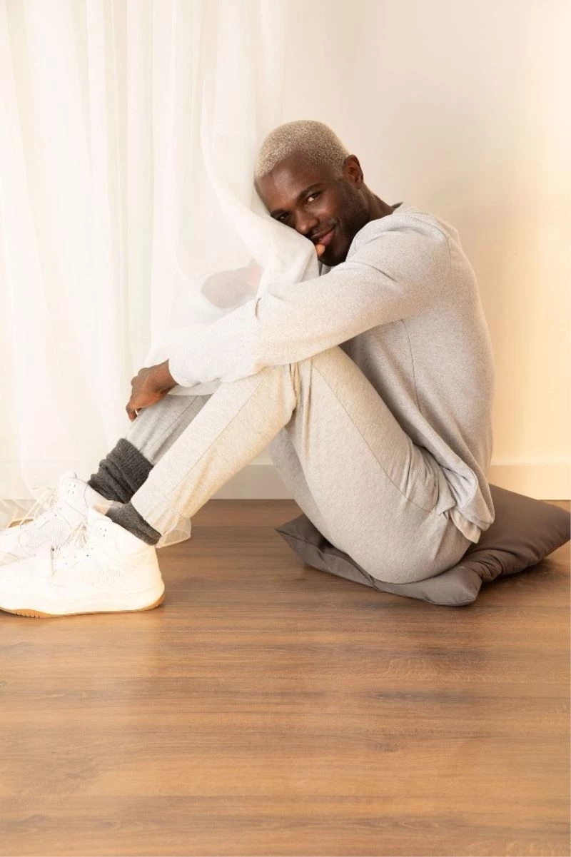 Erkeklerin kış tarzını tamamlayan eşofman takımları raflarda
