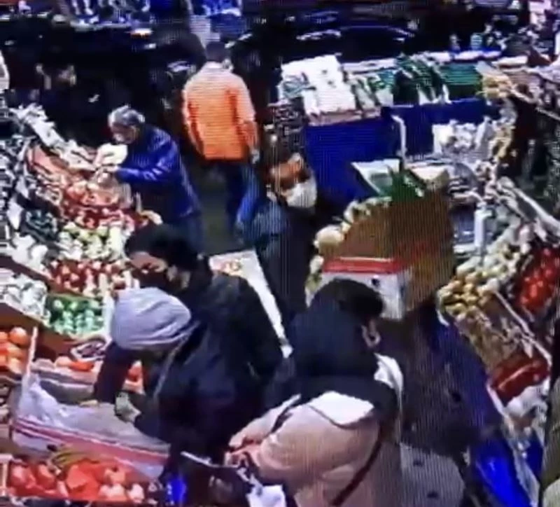 (Özel) Şişli’de markette yankesicilik kamerada
