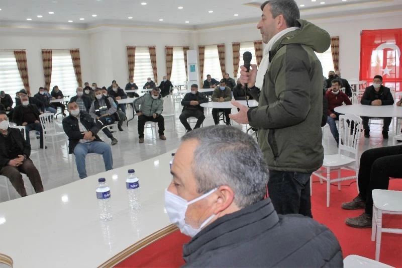 Manyaslı süt üreticisi dertli
