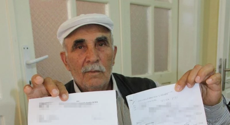 Dede evinin üzerinden yol geçirildi, derdini kimseye anlatamadı
