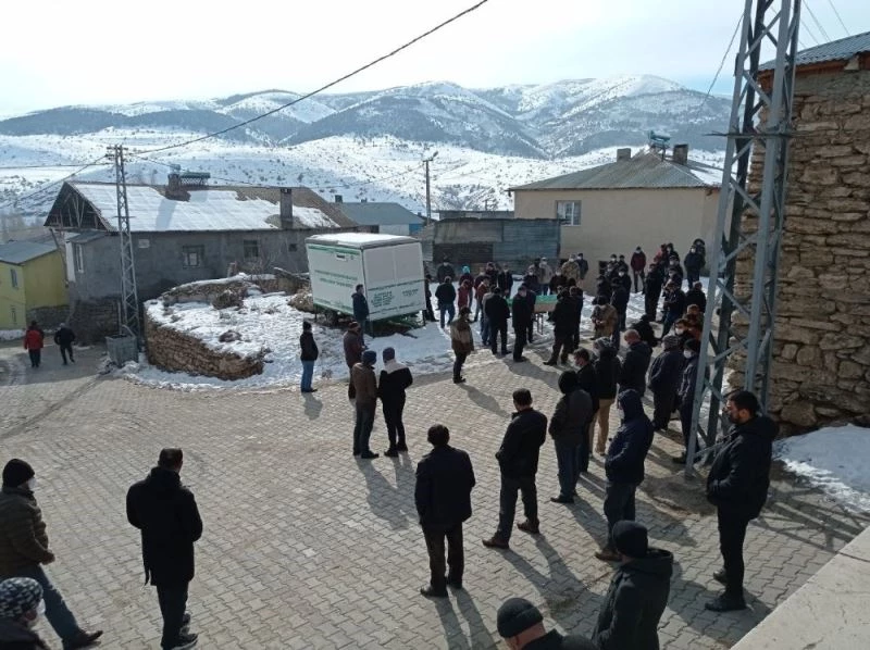 Minik Gökay son yolculuğuna uğurlandı
