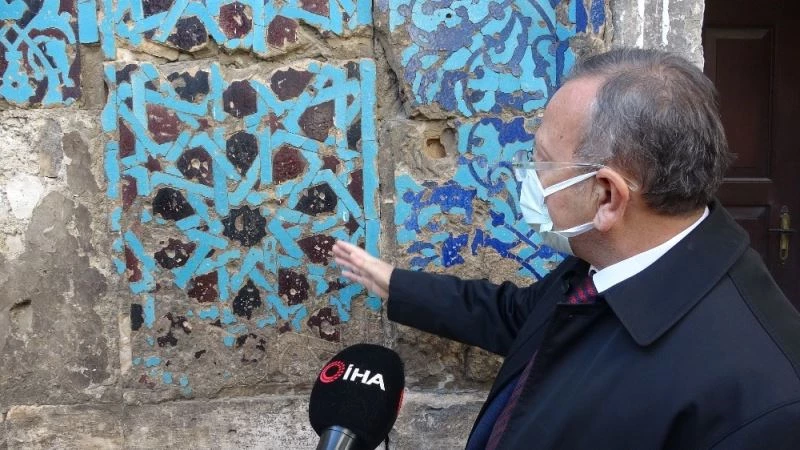 Çinilerine paha biçilemiyor, 8 asırlık yapıda restorasyon başladı
