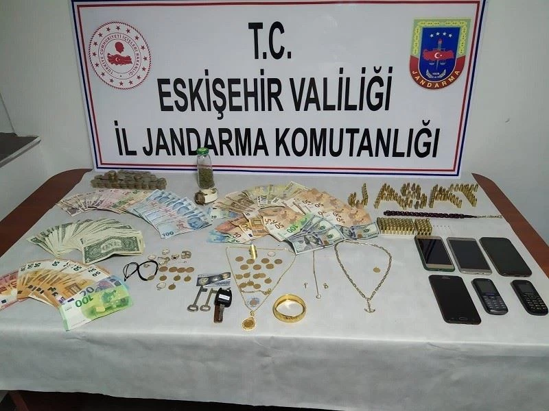 JASAT timleri evleri soyan hırsızlık şüphelilerine göz açtırmadı
