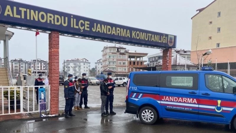 Çambaşı Yaylası’nda evlerden hırsızlık yapanlar yakalandı
