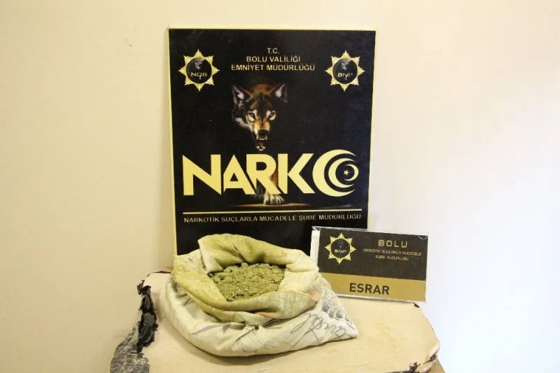 Uyuşturucu kuryesi karı koca 2 kilo 182 gram esrarla yakalandı: 1 tutuklu
