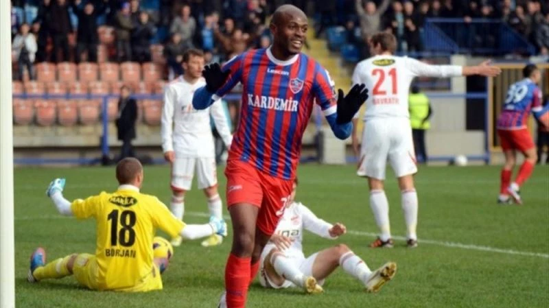 Bir dönem Süper Lig’de oynayan Shelton, ALS hastalığı ile olan savaşını kaybetti
