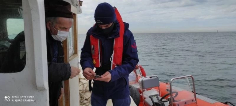 Ülke genelinde yapılan eş zamanlı büyük uygulama, çeşitli suçlardan aranan 2 bin 402 şahıs yakalandı
