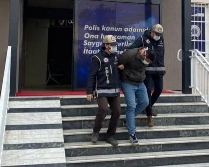 Takma saç taktı ama polisten kaçamadı
