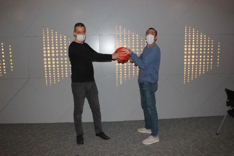 20 yıllık basketbol hayali beyin piliyle gerçekleşti
