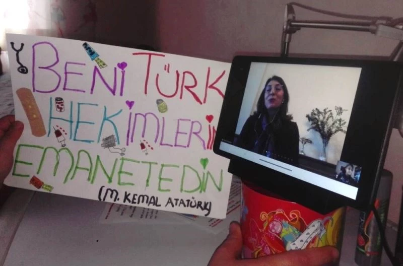 Öğrencilerle buluşan Bilim Kurulu Üyesi Prof. Dr. Çalışkan: “Herkes aşıyı güvenle yaptırabilir”
