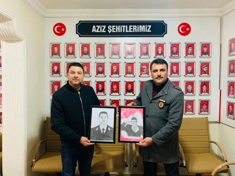 Kara kalem portresiyle anlamlı teşekkür
