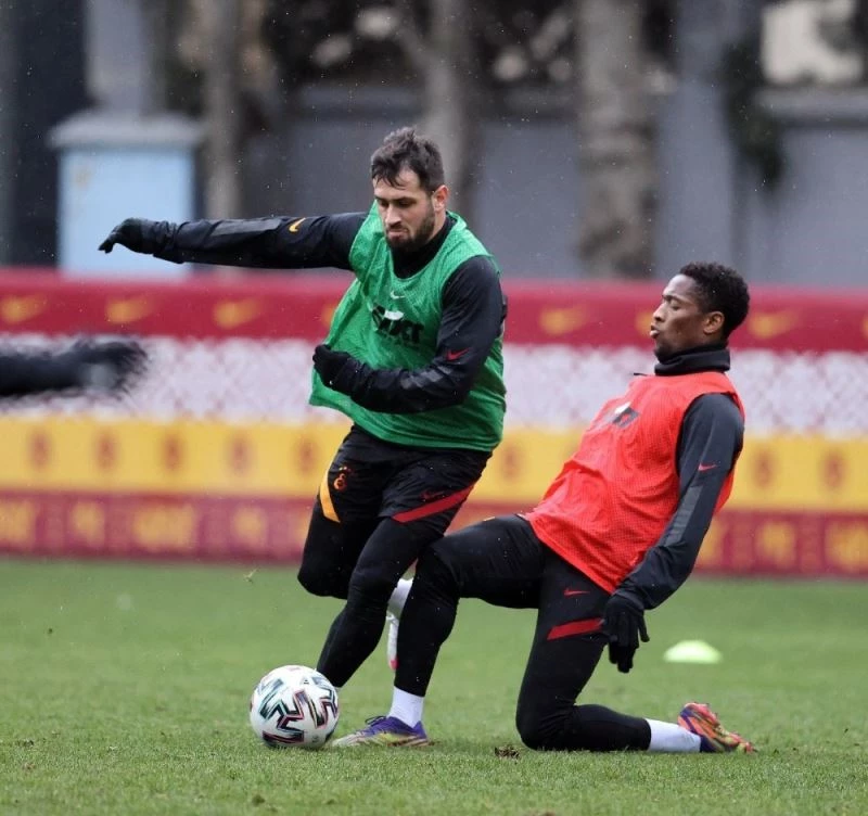 Galatasaray’da Feghouli’nin durumu yarın netlik kazanacak
