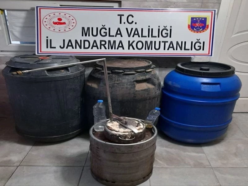 612 litre kaçak alkol ele geçirildi
