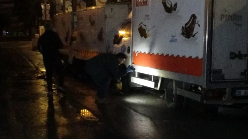 9 kamyonetin aküsünü çalıp kayıplara karıştılar
