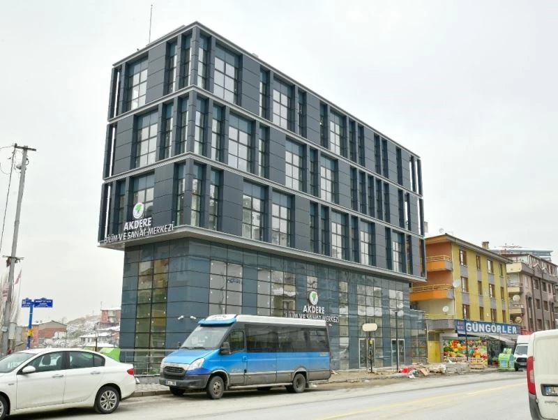 Akdere Bilim ve Sanat Merkezi açılış için gün sayıyor
