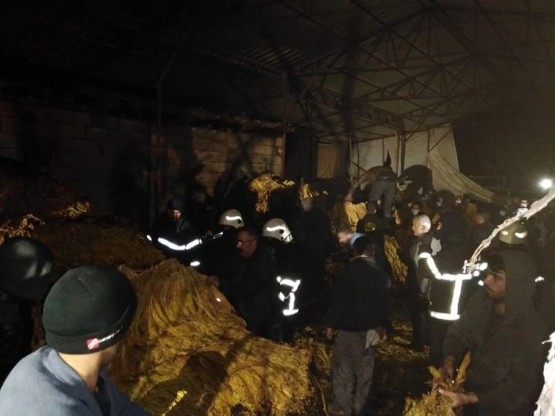 Adıyaman’da tütün ambarı yandı
