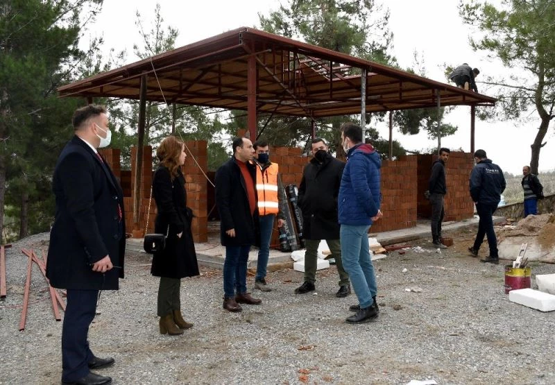 Kuşadası Yeni Asri Mezarlığında düzenleme çalışmaları sürüyor
